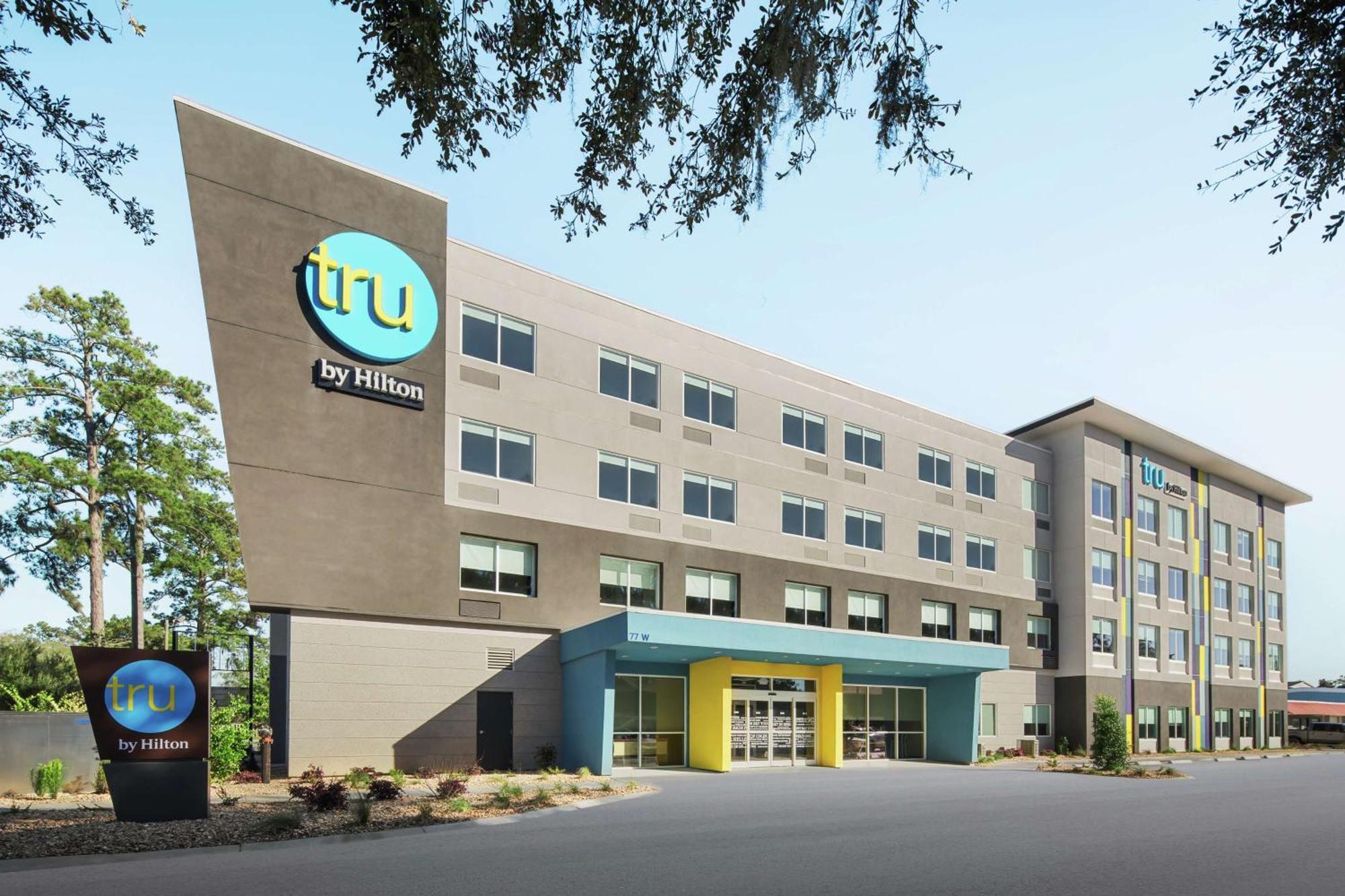 Tru By Hilton Savannah Midtown Ga Exterior photo